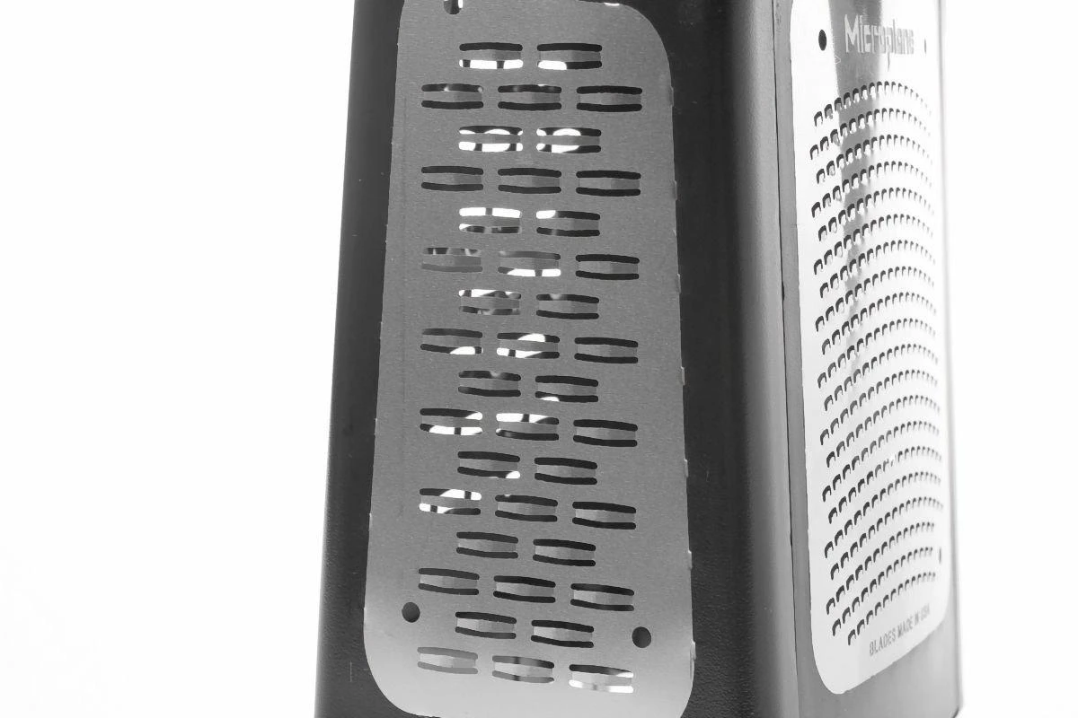 Microplane 4 Faces Râpe Box Grater Noire 4 Microplane 4 Faces Râpe Box Grater Noire – Image 4