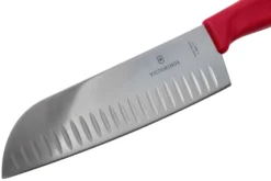 Victorinox SwissClassic 6.8521.17G Santoku Avec Alvéoles 17 Cm, Rouge 7 Victorinox SwissClassic 6.8521.17G Santoku Avec Alvéoles 17 Cm, Rouge -Cuisine Couteaux Boutique VT6 8521 17G 03 victorinox scaled